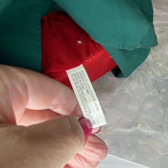 Vintage “Grannie Flo Bunny” House of Lloyd’s “Christmas around the World” - Picture 5 of 5